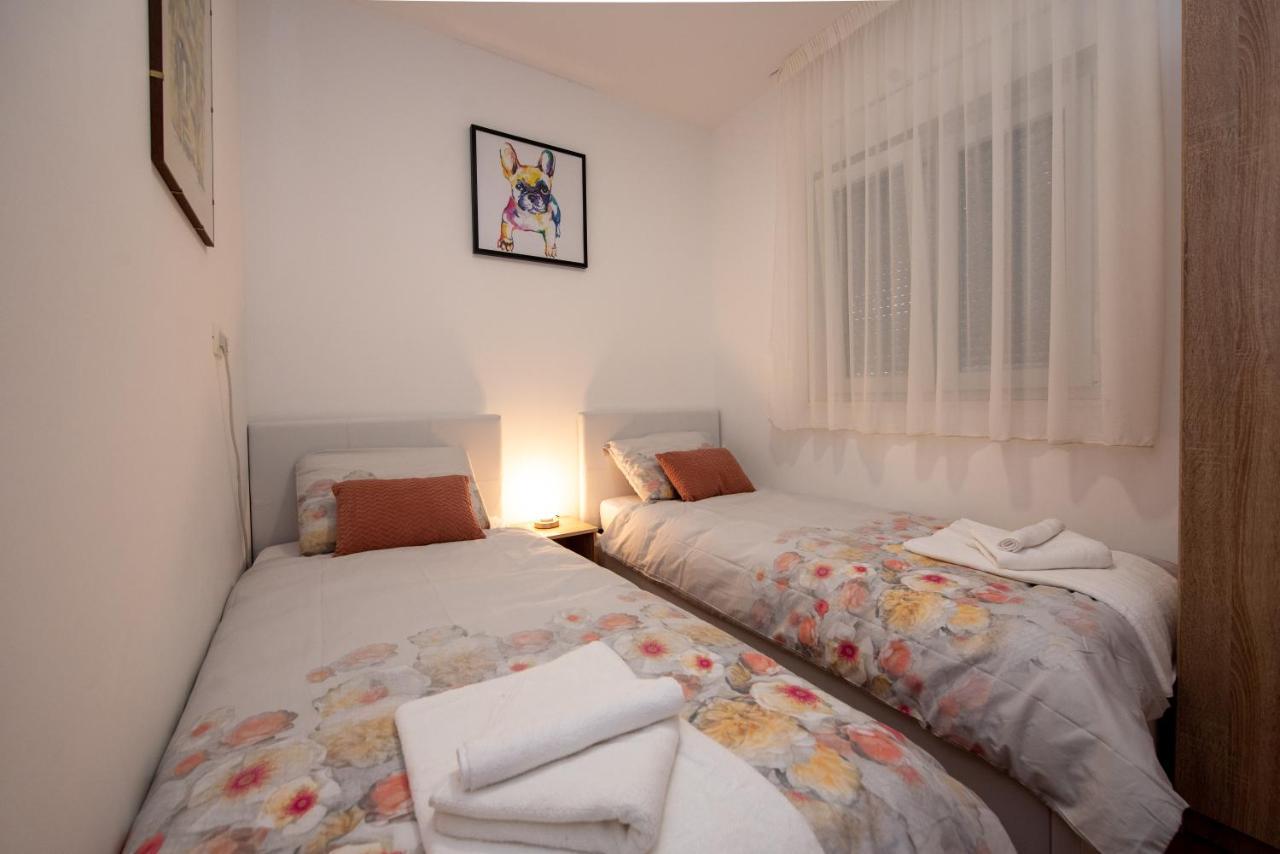 Apartment Miss Tina Τρογκίρ Εξωτερικό φωτογραφία