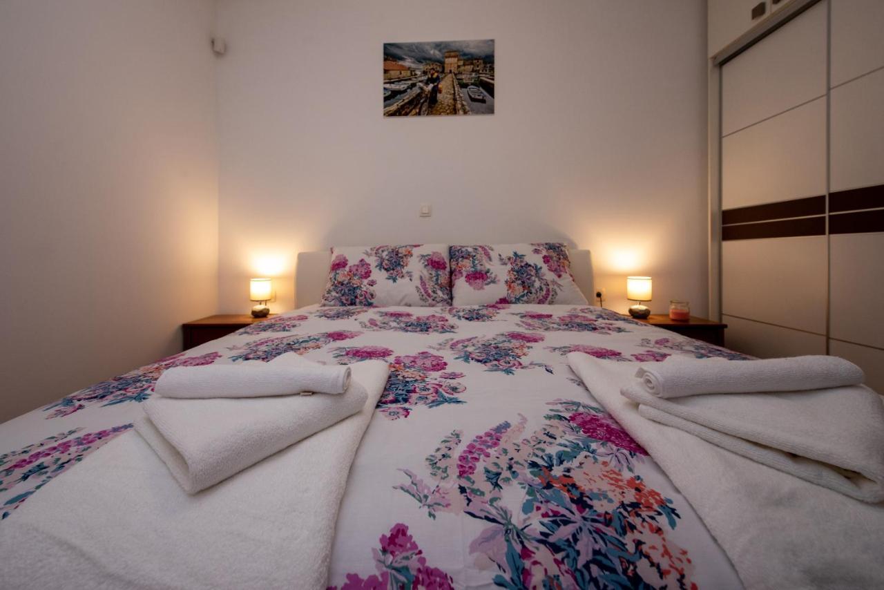 Apartment Miss Tina Τρογκίρ Εξωτερικό φωτογραφία